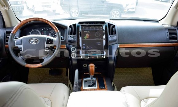 Buy Import Toyota Land Cruiser Other Car in Import - Dubai in Enga Buy Import Toyota Land Cruiser Other Car in Import - Dubai in Enga
