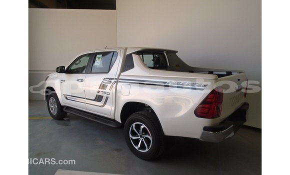 Buy Import Toyota Hilux Other Car in Import - Dubai in Enga Buy Import Toyota Hilux Other Car in Import - Dubai in Enga