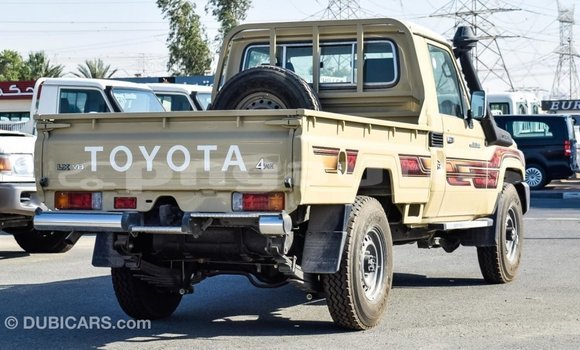 Buy Import Toyota Land Cruiser Beige Car in Import - Dubai in Enga Buy Import Toyota Land Cruiser Beige Car in Import - Dubai in Enga