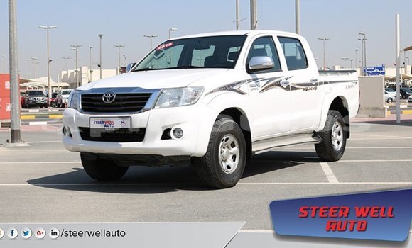 Acheter Import Voiture Toyota Hilux Blanc à Import - Dubai, Enga Acheter Import Voiture Toyota Hilux Blanc à Import - Dubai, Enga