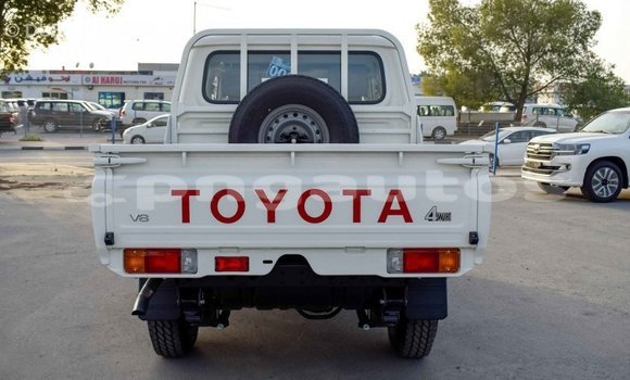 Buy Import Toyota Pickup White Car in Import - Dubai in Enga Buy Import Toyota Pickup White Car in Import - Dubai in Enga