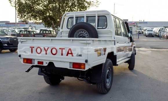 Buy Import Toyota Pickup White Car in Import - Dubai in Enga Buy Import Toyota Pickup White Car in Import - Dubai in Enga