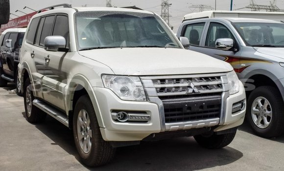 Buy Import Mitsubishi Pajero White Car in Import - Dubai in Enga Buy Import Mitsubishi Pajero White Car in Import - Dubai in Enga