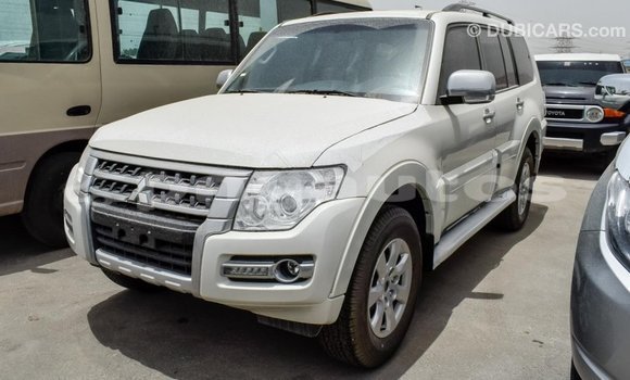 Buy Import Mitsubishi Pajero White Car in Import - Dubai in Enga Buy Import Mitsubishi Pajero White Car in Import - Dubai in Enga