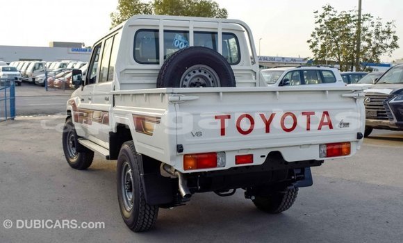 Buy Import Toyota Land Cruiser White Car in Import - Dubai in Enga Buy Import Toyota Land Cruiser White Car in Import - Dubai in Enga