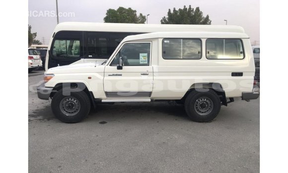 Buy Import Toyota Land Cruiser White Car in Import - Dubai in Enga Buy Import Toyota Land Cruiser White Car in Import - Dubai in Enga