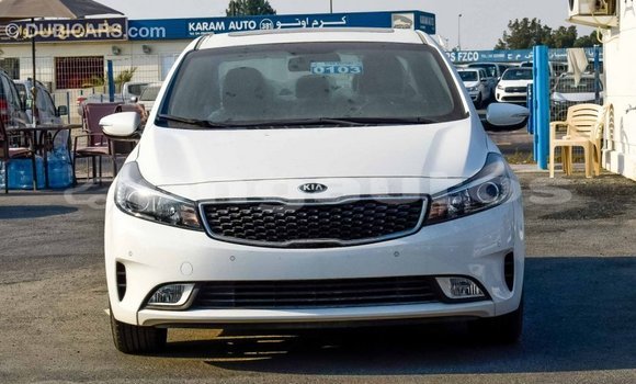 Acheter Import Voiture Kia Cerato Blanc à Import - Dubai, Enga Acheter Import Voiture Kia Cerato Blanc à Import - Dubai, Enga