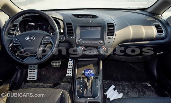 Acheter Import Voiture Kia Cerato Blanc à Import - Dubai, Enga Acheter Import Voiture Kia Cerato Blanc à Import - Dubai, Enga