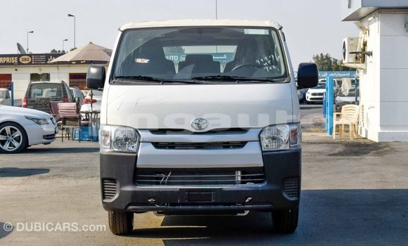Acheter Import Voiture Toyota Hiace Blanc à Import - Dubai, Enga Acheter Import Voiture Toyota Hiace Blanc à Import - Dubai, Enga