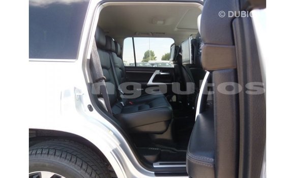 Buy Import Toyota Land Cruiser Other Car in Import - Dubai in Enga Buy Import Toyota Land Cruiser Other Car in Import - Dubai in Enga