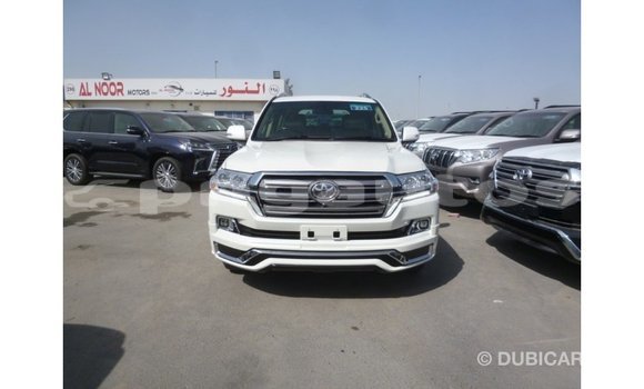 Buy Import Toyota Land Cruiser White Car in Import - Dubai in Enga Buy Import Toyota Land Cruiser White Car in Import - Dubai in Enga