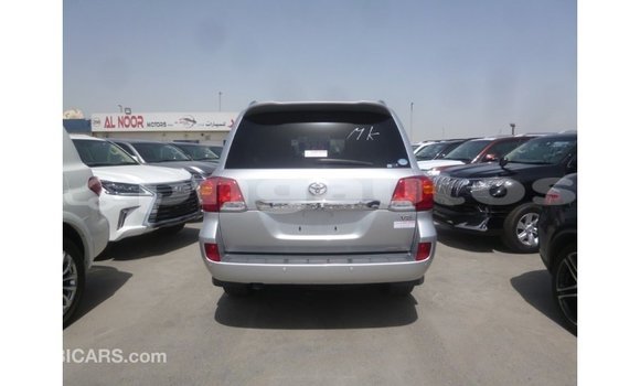 Buy Import Toyota Land Cruiser Other Car in Import - Dubai in Enga Buy Import Toyota Land Cruiser Other Car in Import - Dubai in Enga