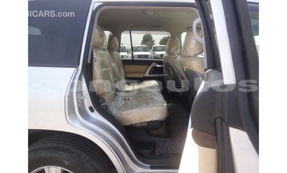 Buy Import Toyota Land Cruiser Other Car in Import - Dubai in Enga Buy Import Toyota Land Cruiser Other Car in Import - Dubai in Enga