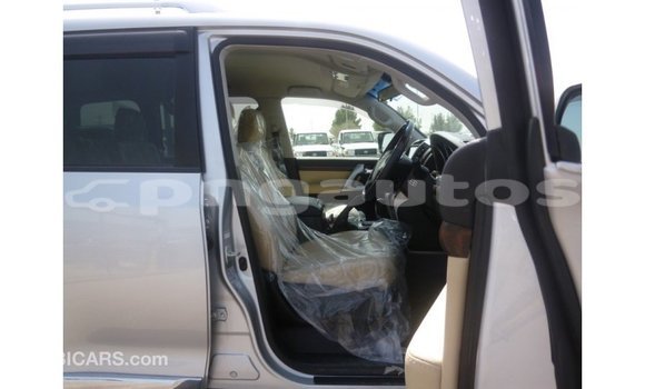 Buy Import Toyota Land Cruiser Other Car in Import - Dubai in Enga Buy Import Toyota Land Cruiser Other Car in Import - Dubai in Enga