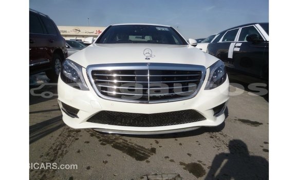 Buy Import Mercedes-Benz 190 White Car in Import - Dubai in Enga Buy Import Mercedes-Benz 190 White Car in Import - Dubai in Enga