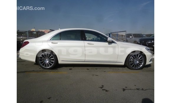 Buy Import Mercedes-Benz 190 White Car in Import - Dubai in Enga Buy Import Mercedes-Benz 190 White Car in Import - Dubai in Enga