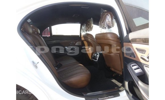 Buy Import Mercedes-Benz 190 White Car in Import - Dubai in Enga Buy Import Mercedes-Benz 190 White Car in Import - Dubai in Enga
