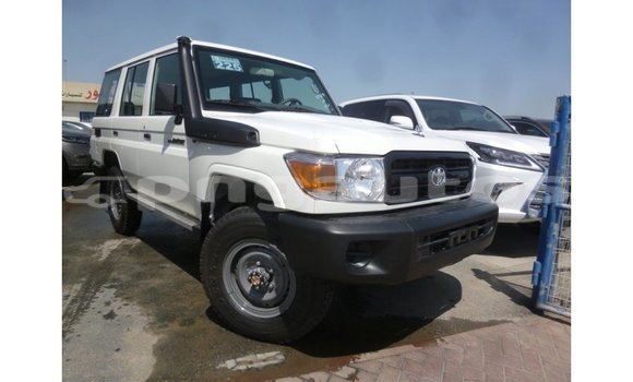 Buy Import Toyota Land Cruiser White Car in Import - Dubai in Enga Buy Import Toyota Land Cruiser White Car in Import - Dubai in Enga