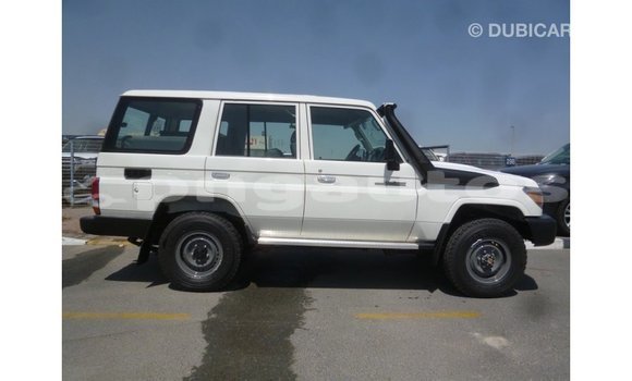 Buy Import Toyota Land Cruiser White Car in Import - Dubai in Enga Buy Import Toyota Land Cruiser White Car in Import - Dubai in Enga