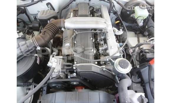 Buy Import Toyota Land Cruiser White Car in Import - Dubai in Enga Buy Import Toyota Land Cruiser White Car in Import - Dubai in Enga