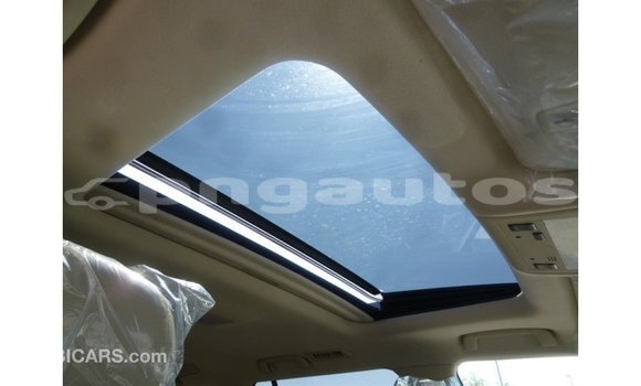 Buy Import Toyota Land Cruiser White Car in Import - Dubai in Enga Buy Import Toyota Land Cruiser White Car in Import - Dubai in Enga