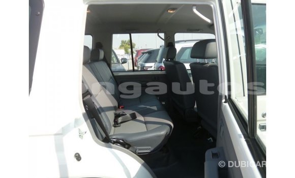 Buy Import Toyota Land Cruiser White Car in Import - Dubai in Enga Buy Import Toyota Land Cruiser White Car in Import - Dubai in Enga