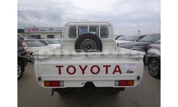 Buy Import Toyota Land Cruiser White Car in Import - Dubai in Enga Buy Import Toyota Land Cruiser White Car in Import - Dubai in Enga