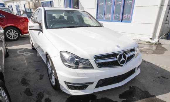 Buy Import Mercedes-Benz 200 White Car in Import - Dubai in Enga Buy Import Mercedes-Benz 200 White Car in Import - Dubai in Enga