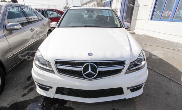 Buy Import Mercedes-Benz 200 White Car in Import - Dubai in Enga Buy Import Mercedes-Benz 200 White Car in Import - Dubai in Enga