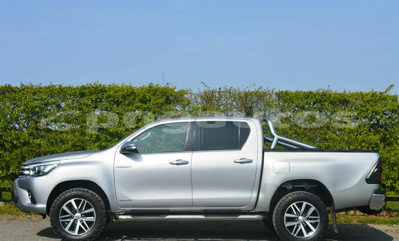 Buy Used Toyota Hilux Silver Car in Port Moresby in National Capital District Buy Used Toyota Hilux Silver Car in Port Moresby in National Capital District