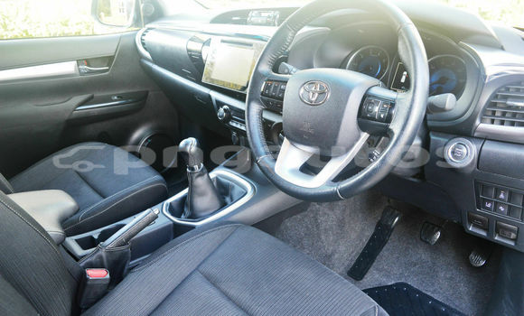 Buy Used Toyota Hilux Silver Car in Port Moresby in National Capital District Buy Used Toyota Hilux Silver Car in Port Moresby in National Capital District