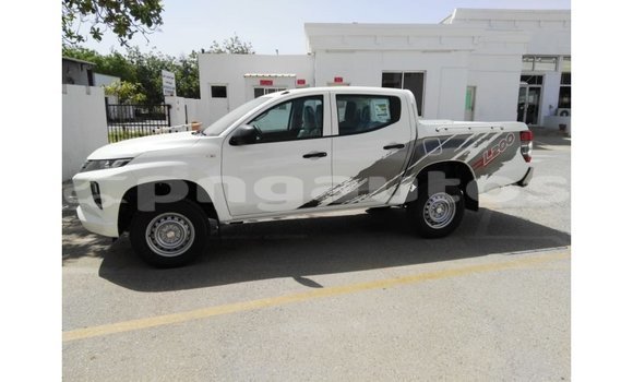 Buy Import Mitsubishi L200 White Car in Import - Dubai in Enga Buy Import Mitsubishi L200 White Car in Import - Dubai in Enga