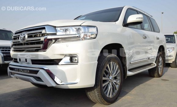 Buy Import Toyota Land Cruiser White Car in Import - Dubai in Enga Buy Import Toyota Land Cruiser White Car in Import - Dubai in Enga