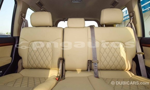 Buy Import Toyota Land Cruiser White Car in Import - Dubai in Enga Buy Import Toyota Land Cruiser White Car in Import - Dubai in Enga