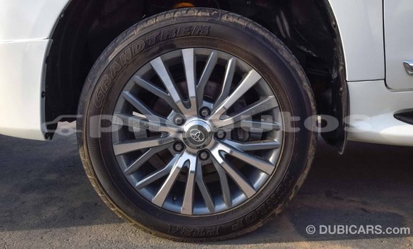 Buy Import Toyota Land Cruiser White Car in Import - Dubai in Enga Buy Import Toyota Land Cruiser White Car in Import - Dubai in Enga