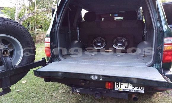 Acheter Occasion Voiture Toyota Land Cruiser Vert à Port Moresby, National Capital District Acheter Occasion Voiture Toyota Land Cruiser Vert à Port Moresby, National Capital District