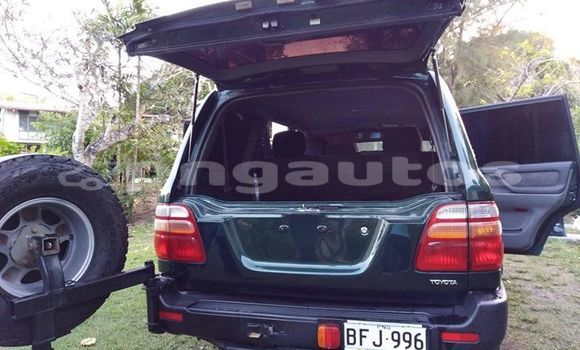 Acheter Occasion Voiture Toyota Land Cruiser Vert à Port Moresby, National Capital District Acheter Occasion Voiture Toyota Land Cruiser Vert à Port Moresby, National Capital District