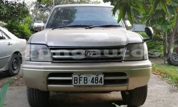 Acheter Occasion Voiture Toyota Land Cruiser Prado Gris à Port Moresby, National Capital District Acheter Occasion Voiture Toyota Land Cruiser Prado Gris à Port Moresby, National Capital District