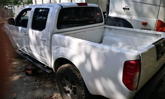 Acheter Occasion Voiture Nissan Navara Blanc à Port Moresby, National Capital District Acheter Occasion Voiture Nissan Navara Blanc à Port Moresby, National Capital District