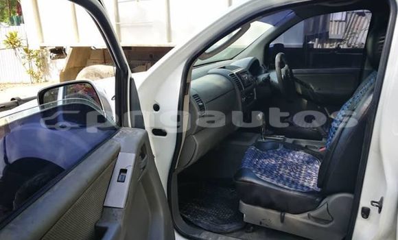 Acheter Occasion Voiture Nissan Navara Blanc à Port Moresby, National Capital District Acheter Occasion Voiture Nissan Navara Blanc à Port Moresby, National Capital District