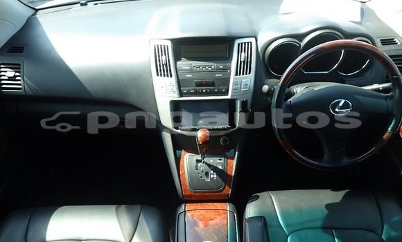 Buy Import Toyota Harrier White Car in Port Moresby in National Capital District Buy Import Toyota Harrier White Car in Port Moresby in National Capital District