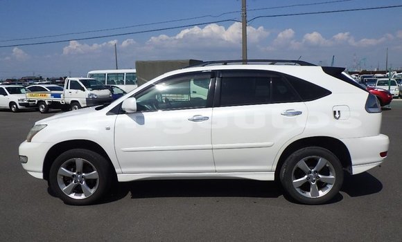 Buy Import Toyota Harrier White Car in Port Moresby in National Capital District Buy Import Toyota Harrier White Car in Port Moresby in National Capital District