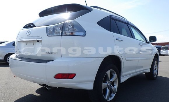 Buy Import Toyota Harrier White Car in Port Moresby in National Capital District Buy Import Toyota Harrier White Car in Port Moresby in National Capital District