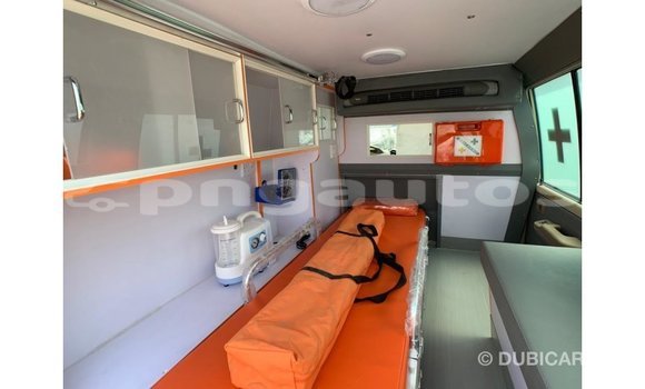 Buy Import Toyota Land Cruiser White Car in Import - Dubai in Enga Buy Import Toyota Land Cruiser White Car in Import - Dubai in Enga