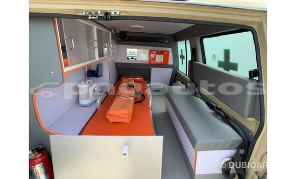 Buy Import Toyota Land Cruiser White Car in Import - Dubai in Enga Buy Import Toyota Land Cruiser White Car in Import - Dubai in Enga