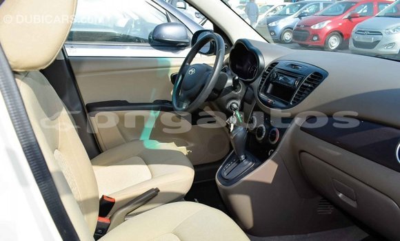 Buy Import Hyundai i10 Beige Car in Import - Dubai in Enga Buy Import Hyundai i10 Beige Car in Import - Dubai in Enga