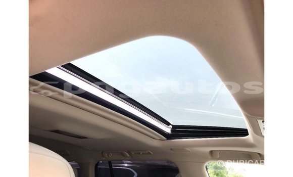 Buy Import Toyota Land Cruiser White Car in Import - Dubai in Enga Buy Import Toyota Land Cruiser White Car in Import - Dubai in Enga