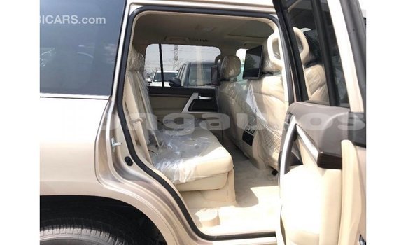 Buy Import Toyota Land Cruiser Other Car in Import - Dubai in Enga Buy Import Toyota Land Cruiser Other Car in Import - Dubai in Enga