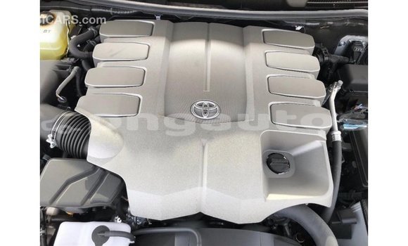 Buy Import Toyota Land Cruiser Other Car in Import - Dubai in Enga Buy Import Toyota Land Cruiser Other Car in Import - Dubai in Enga