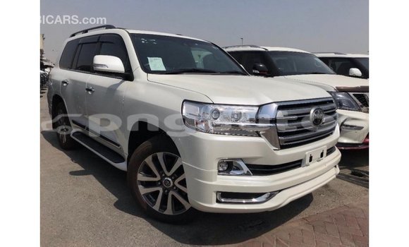 Buy Import Toyota Land Cruiser White Car in Import - Dubai in Enga Buy Import Toyota Land Cruiser White Car in Import - Dubai in Enga